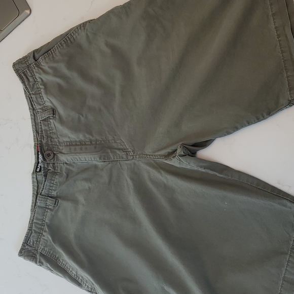 Men's Quicksilver shorts. - Picture 1 of 11